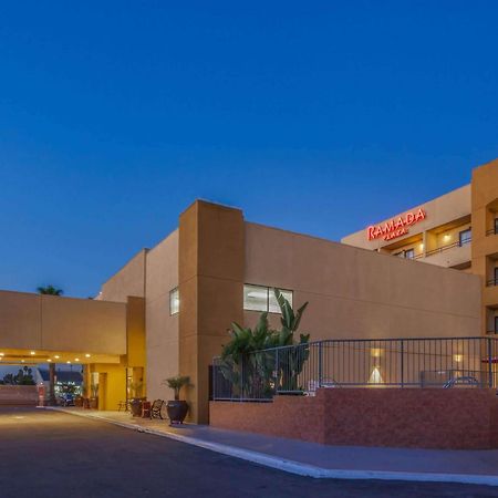 Ramada Plaza By Wyndham Garden Grove/Anaheim South Exterior foto