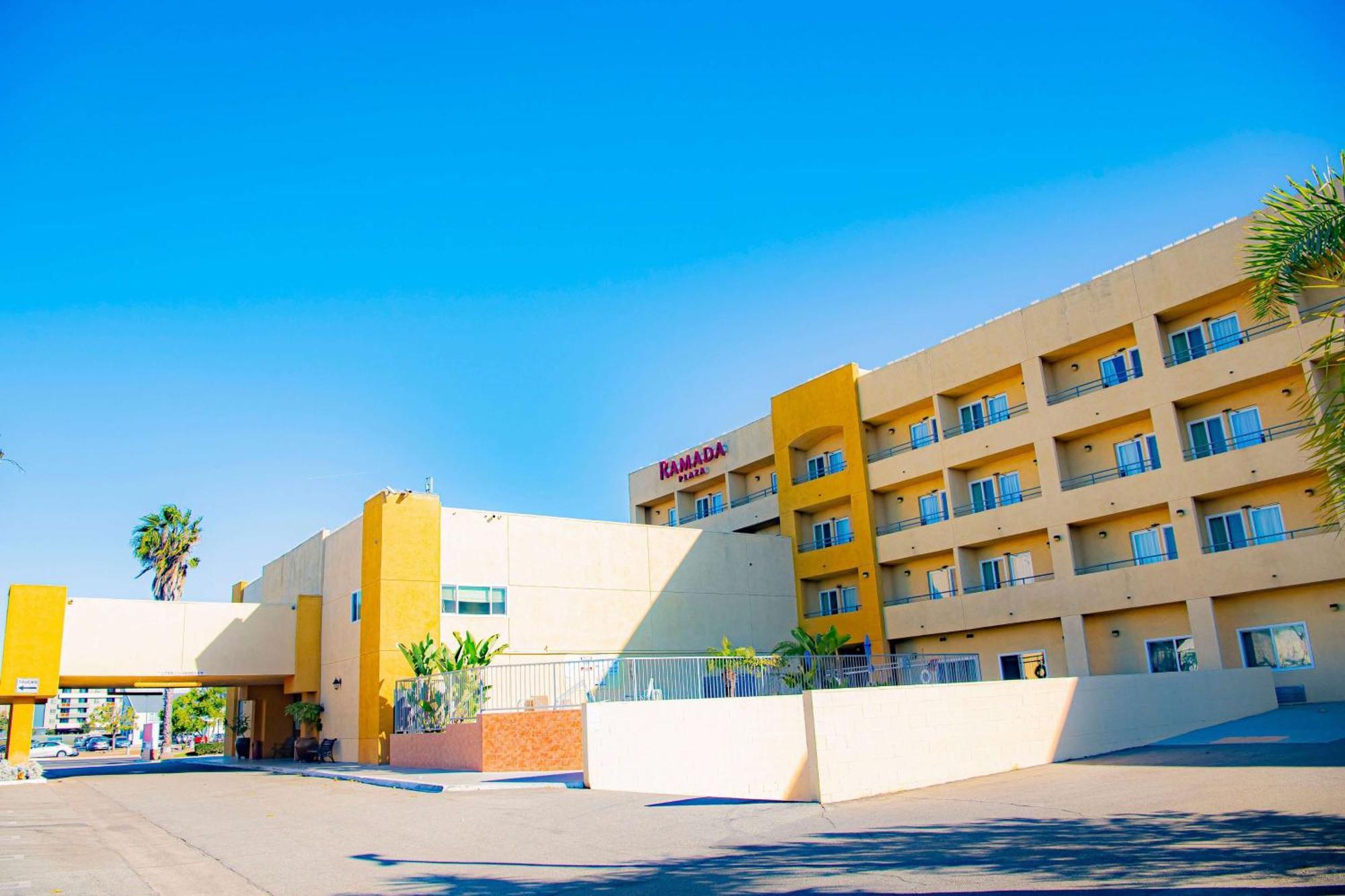 Ramada Plaza By Wyndham Garden Grove/Anaheim South Exterior foto