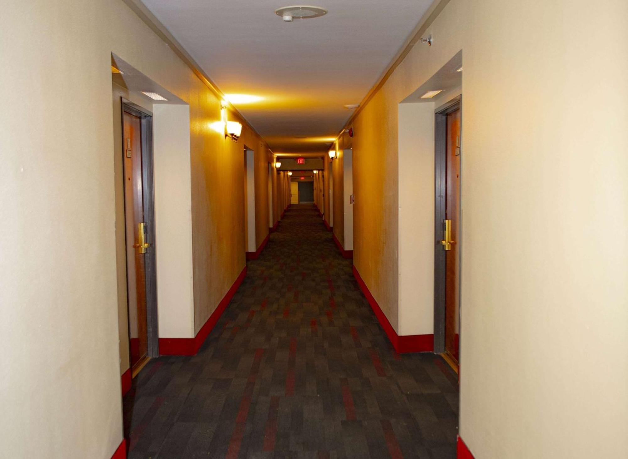 Ramada Plaza By Wyndham Garden Grove/Anaheim South Exterior foto